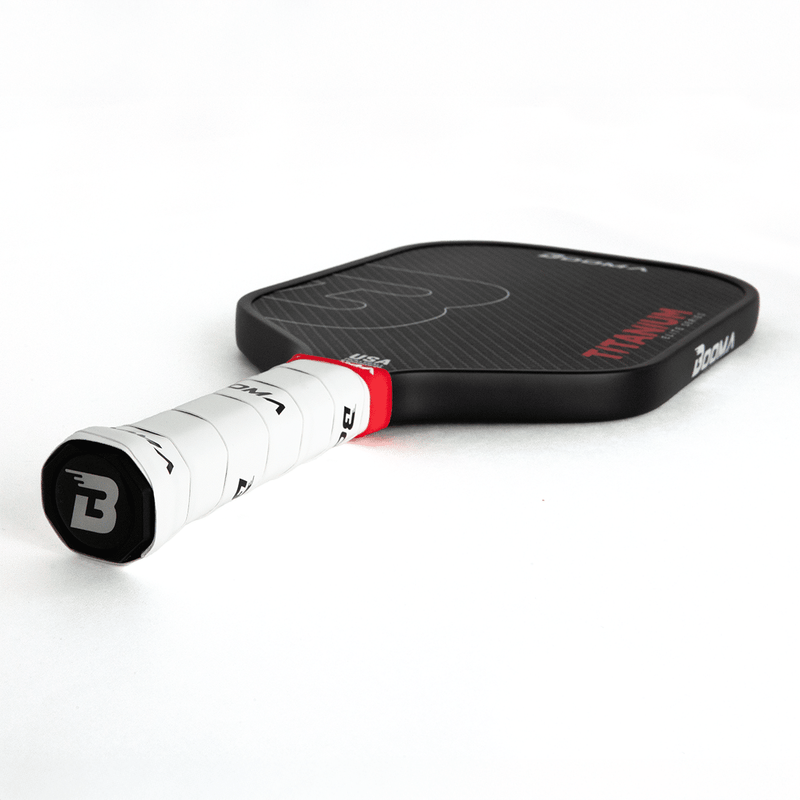 Chargez l'image dans la visionneuse de la galerie, Image d'une raquette de pickleball BOOMA Titanium Series.
