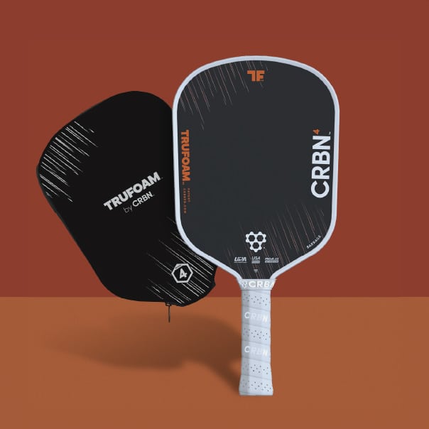 Chargez l'image dans la visionneuse de la galerie, Image d’une raquette de pickleball CRBN 4 Trufoam Barrage Hybrid
