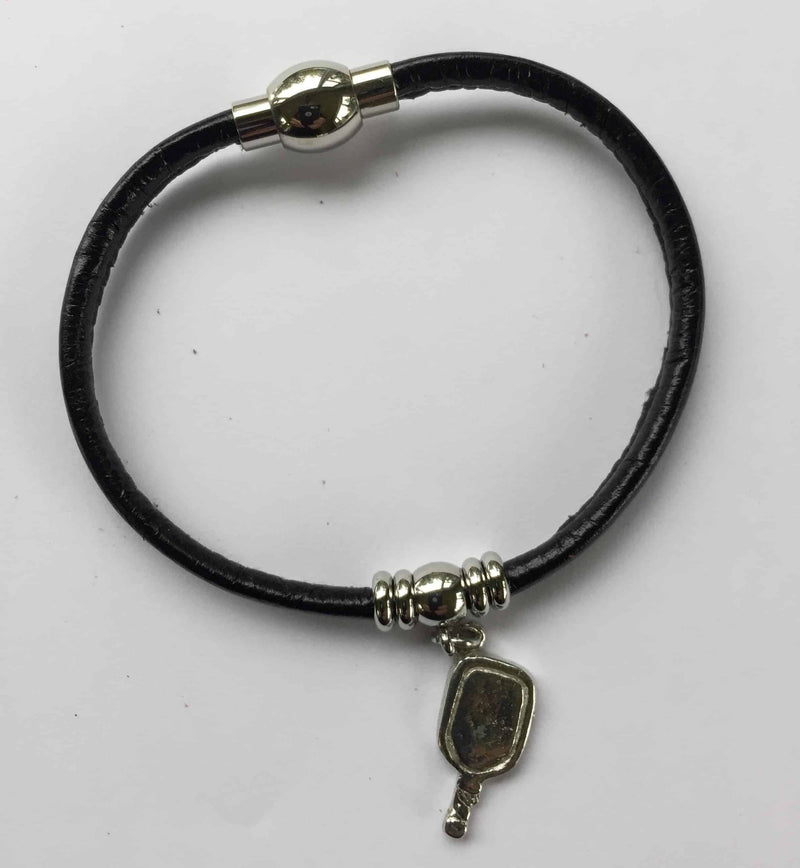 Chargez l'image dans la visionneuse de la galerie, bracelet-en-cuir-pendentif-raquette-de-pickleball
