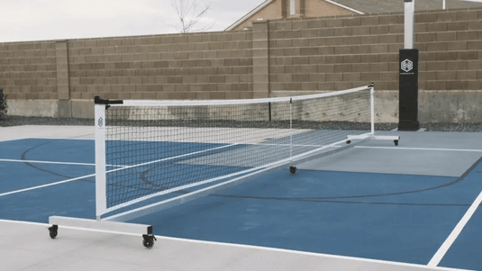 Image d'un filet de pickleball sur roues Dominator.