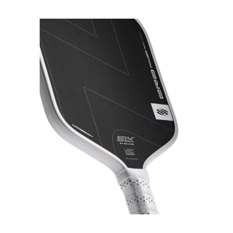 Chargez l'image dans la visionneuse de la galerie, Raquette de pickleball SLK ERA Power Widebody avec surface texturée Raw Spin pour puissance et effet.

