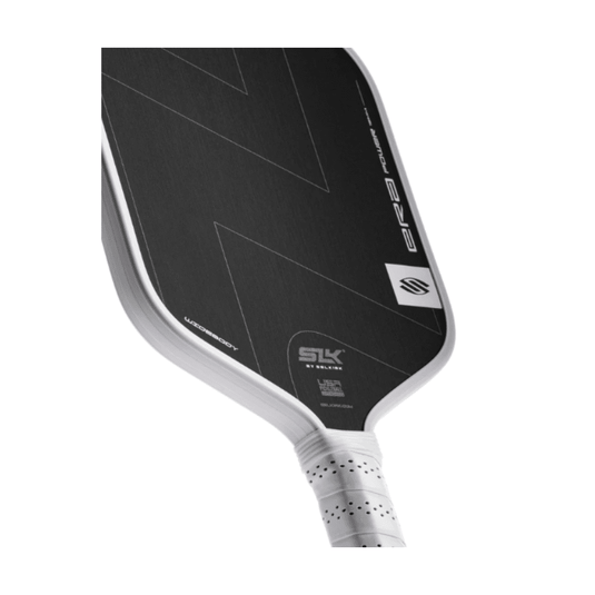 Raquette de pickleball SLK ERA Power Widebody avec surface texturée Raw Spin pour puissance et effet.
