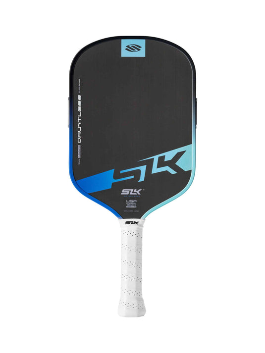 Image d'une raquette de pickleball  Selkirk Dauntless allongée.