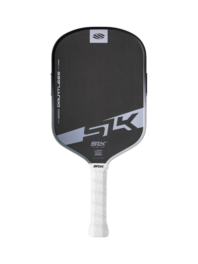 Chargez l'image dans la visionneuse de la galerie, Image d'une raquette de pickleball  Selkirk Dauntless allongée.
