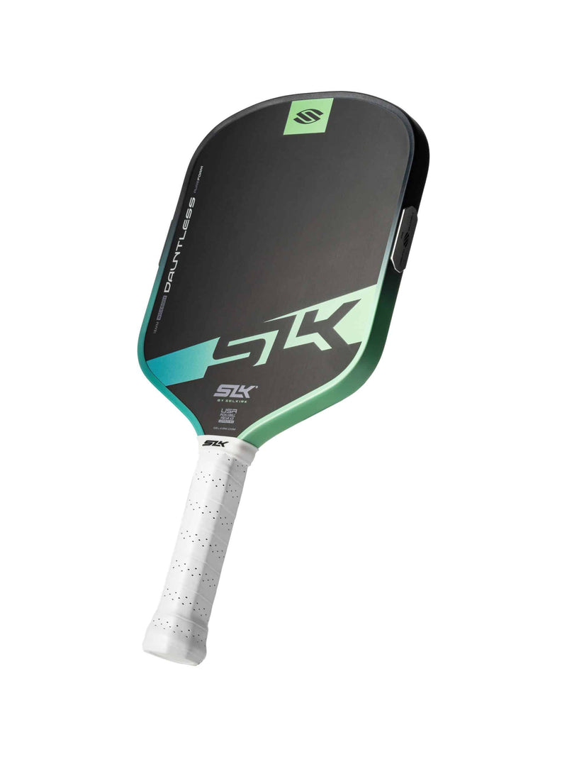 Chargez l'image dans la visionneuse de la galerie, Image d'une raquette de pickleball Selkirk Dauntless widebody.
