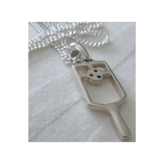 Chaîne en argent sterling avec pendentif raquette de pickleball, bijou élégant pour joueurs passionnés.