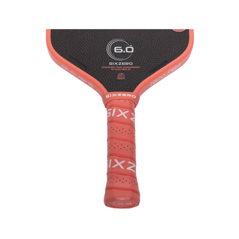 Chargez l'image dans la visionneuse de la galerie, Image d’une raquette de pickleball Six Zero Coral Allongé 16 mm.
