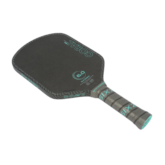 Raquette de Pickleball Six Zéro coral Hybride couleur bleu électrique.